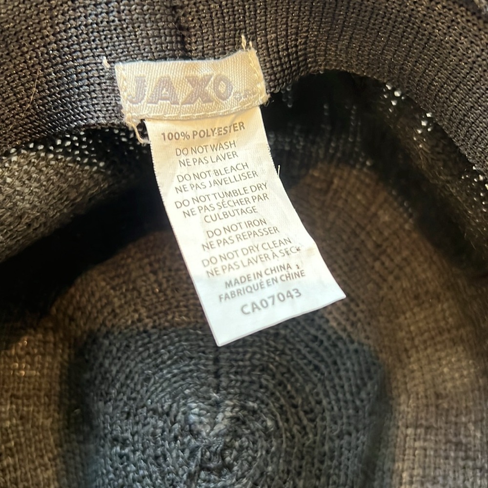 Beautiful Hat - Picture 4 of 5